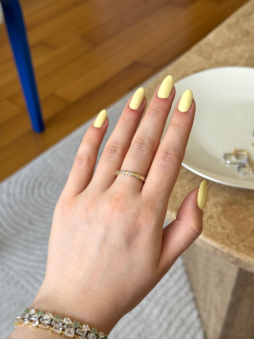 Ayarlanabilir Altın Rengi Minimal Oval Taşlı Yüzük