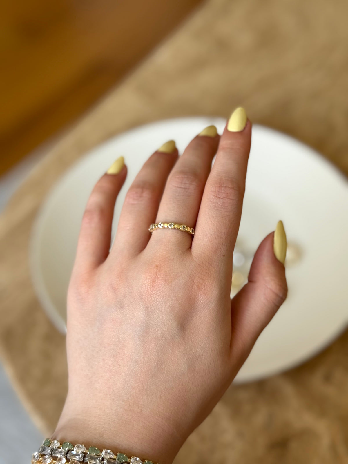 Ayarlanabilir Altın Rengi Minimal Oval Taşlı Yüzük